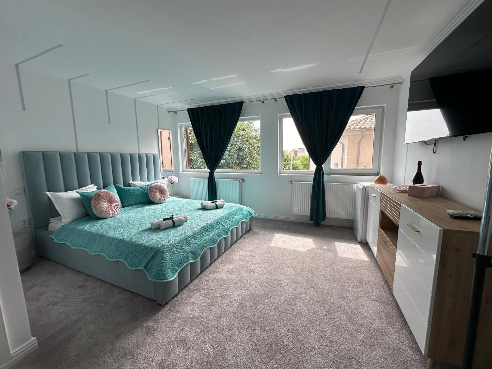 Elegant Escape Central Studio Craiova Ngoại thất bức ảnh