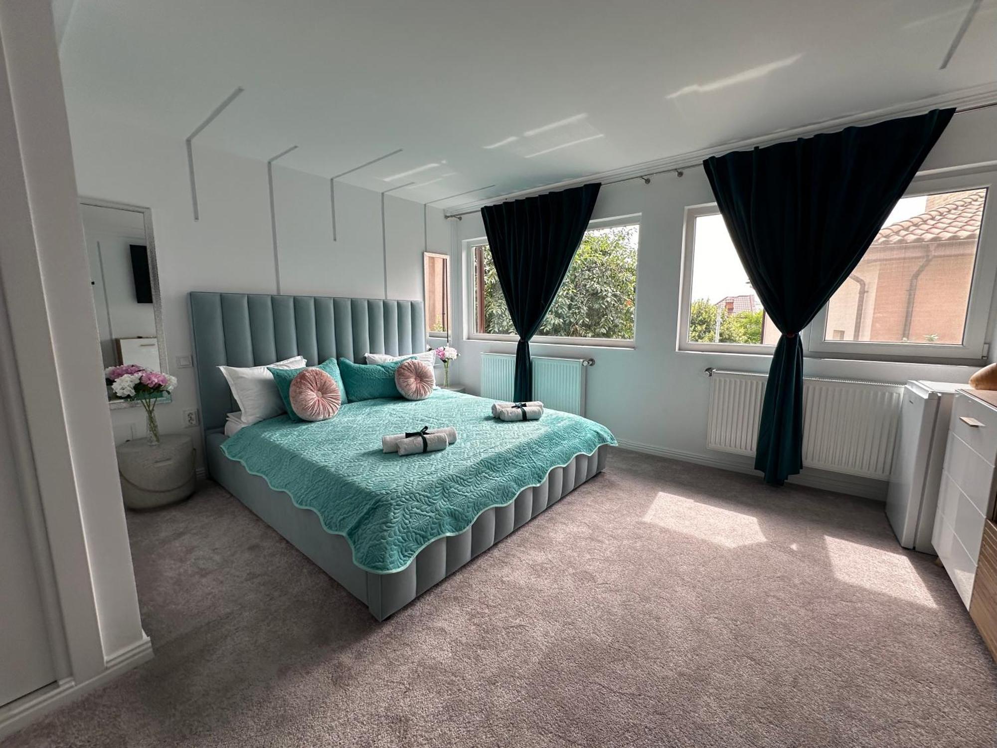 Elegant Escape Central Studio Craiova Ngoại thất bức ảnh