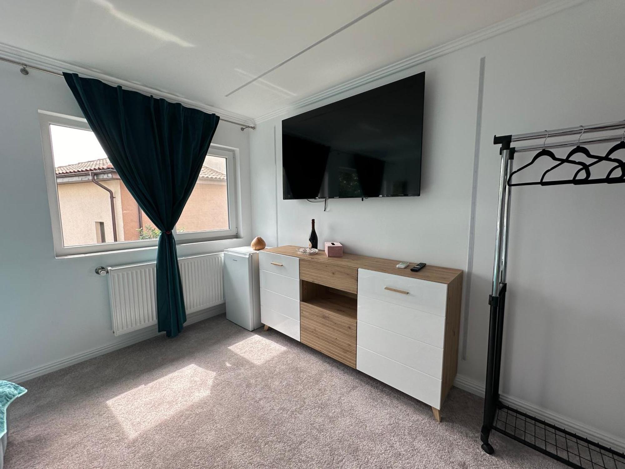 Elegant Escape Central Studio Craiova Ngoại thất bức ảnh