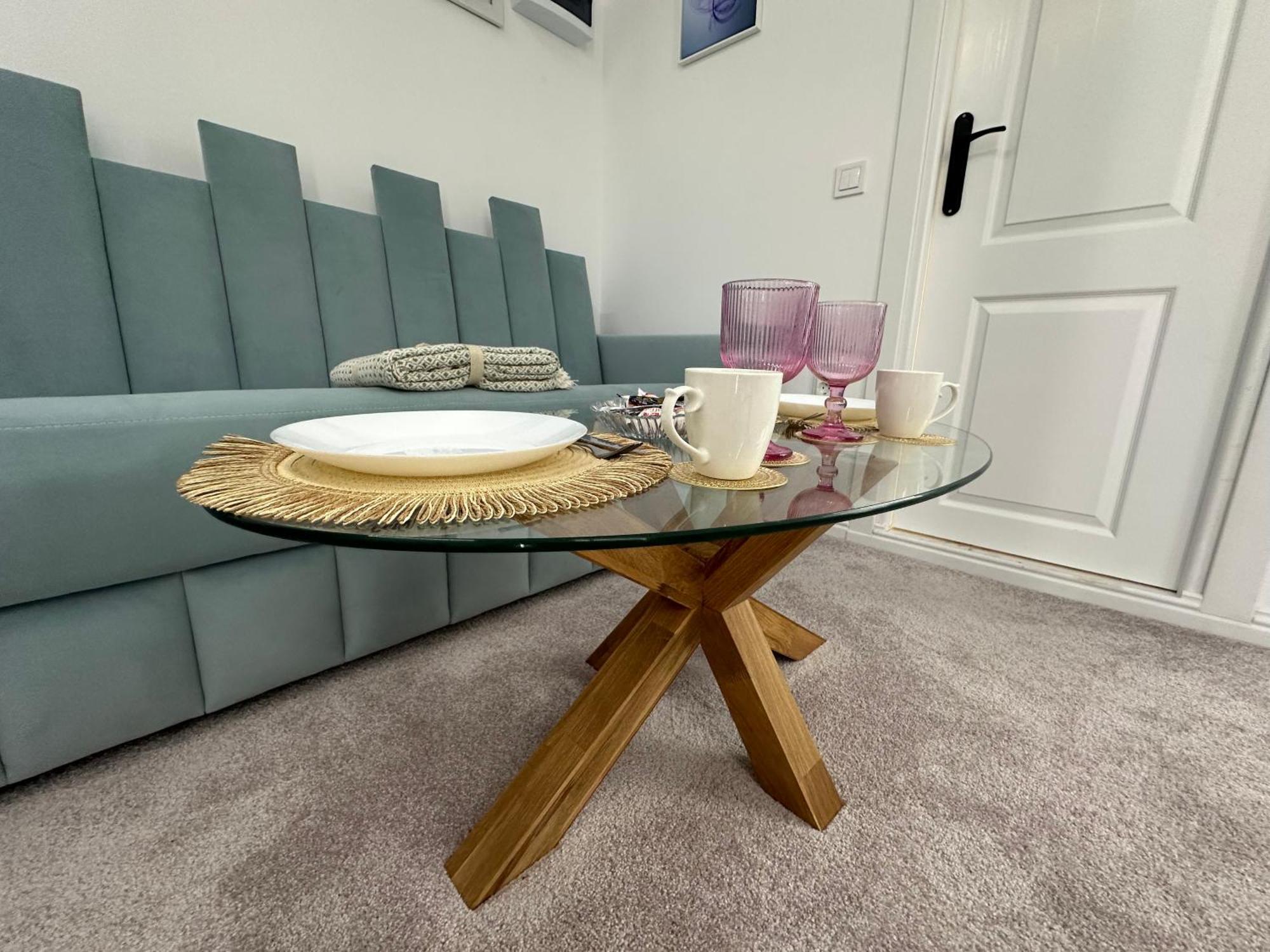 Elegant Escape Central Studio Craiova Ngoại thất bức ảnh