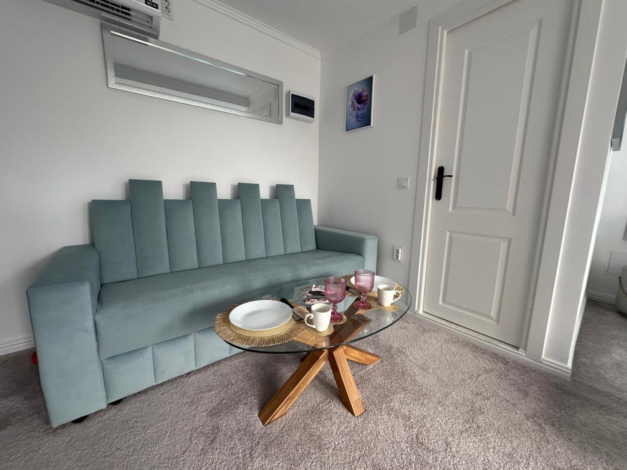 Elegant Escape Central Studio Craiova Ngoại thất bức ảnh