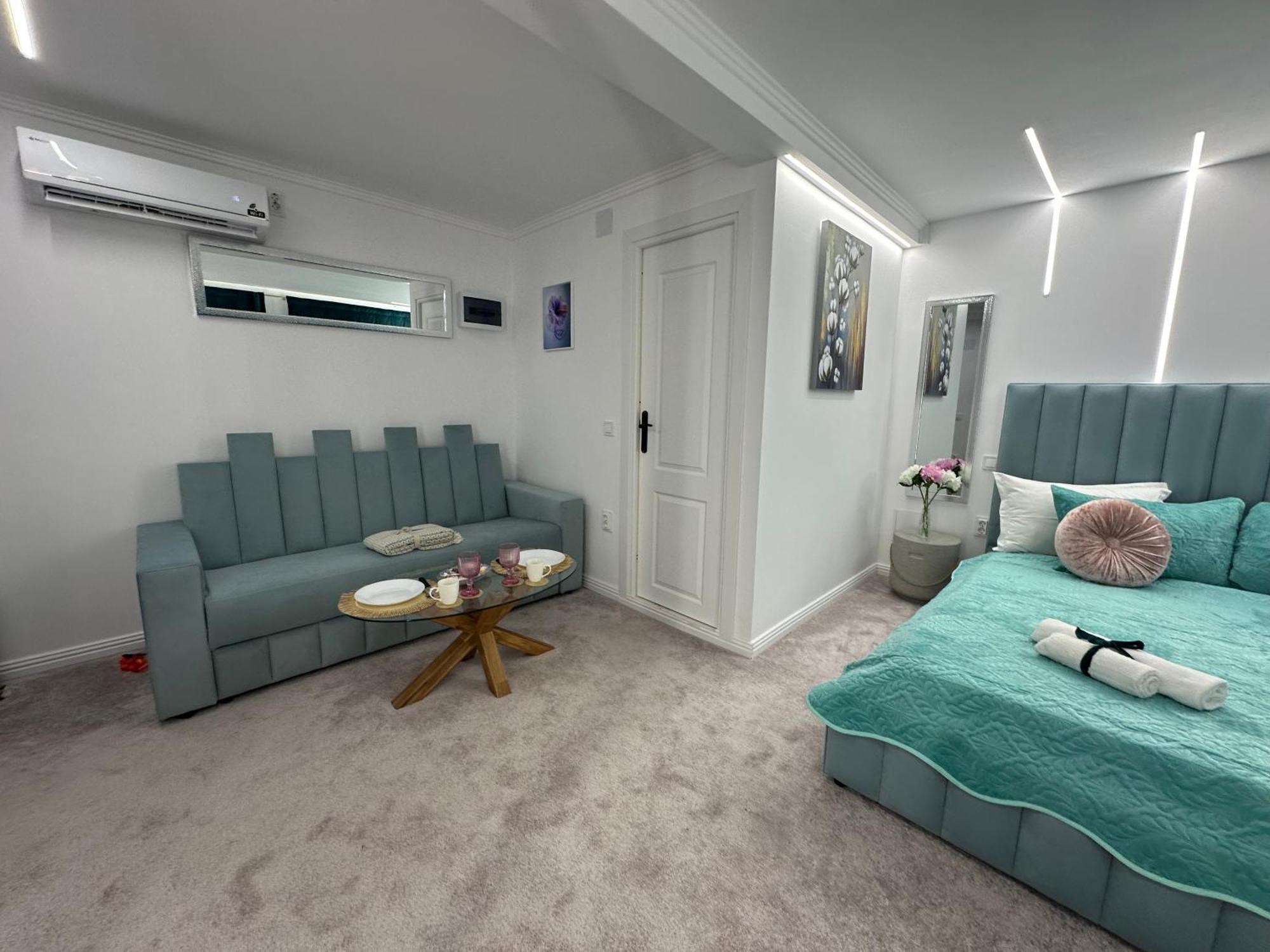 Elegant Escape Central Studio Craiova Ngoại thất bức ảnh
