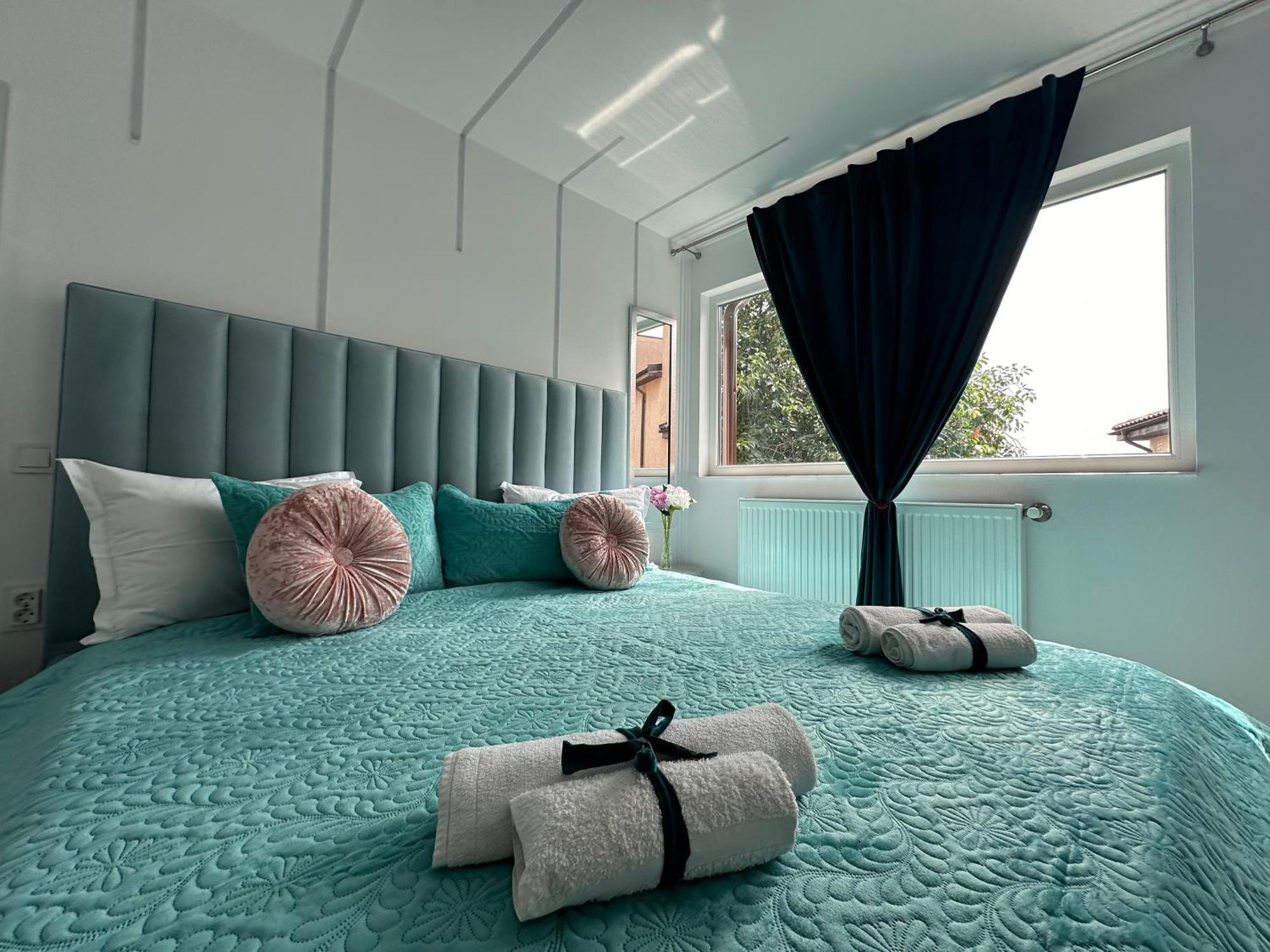 Elegant Escape Central Studio Craiova Ngoại thất bức ảnh